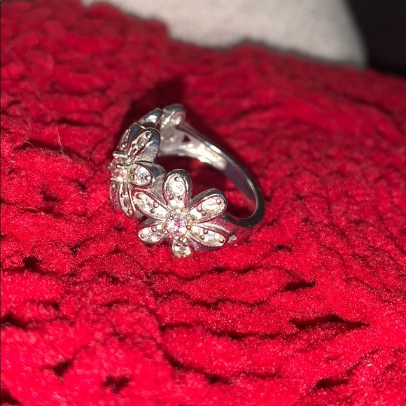 Adorable SS .925 Flower Ring 🌸 🌸 🌸 - Picture 5 of 5